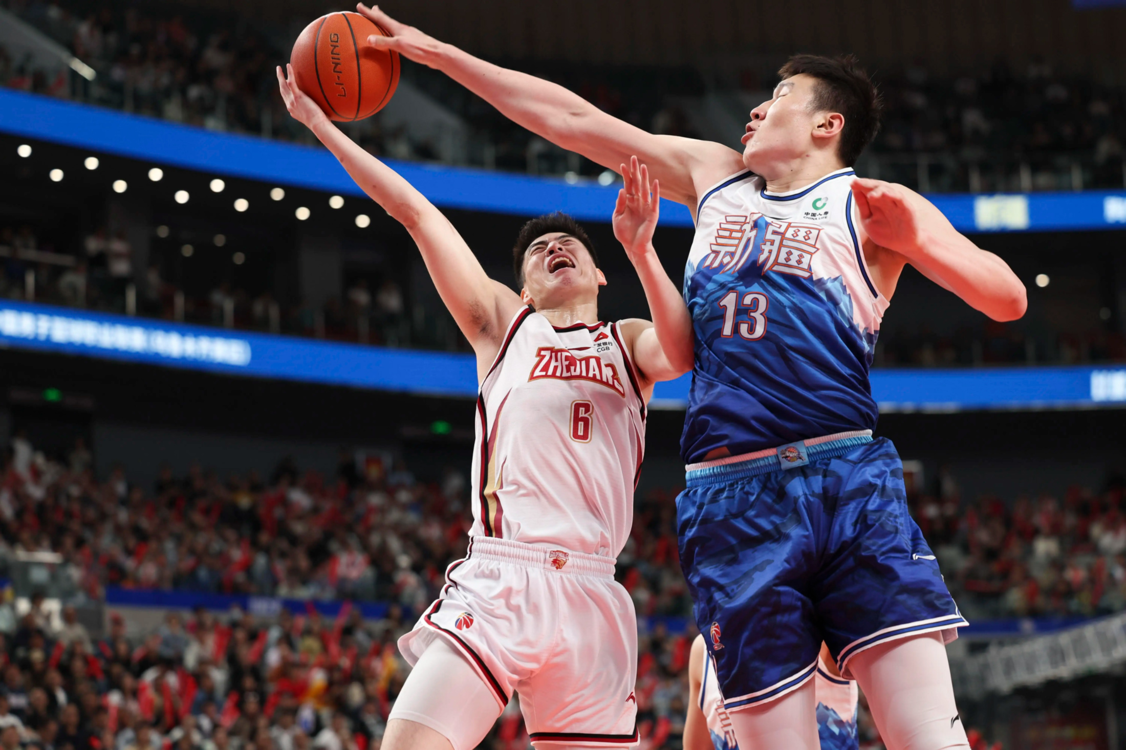 冲刺阶段体能课后，里尔遗憾出局备战CBA常规赛，更衣室稳定，团队化学反应显著的简单介绍-九游网页版